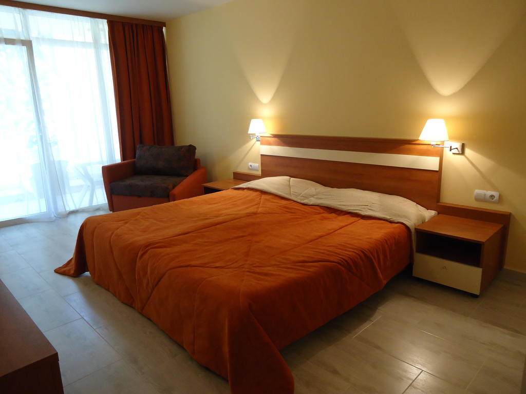 Glicinia Hotel 골든샌드 객실 사진